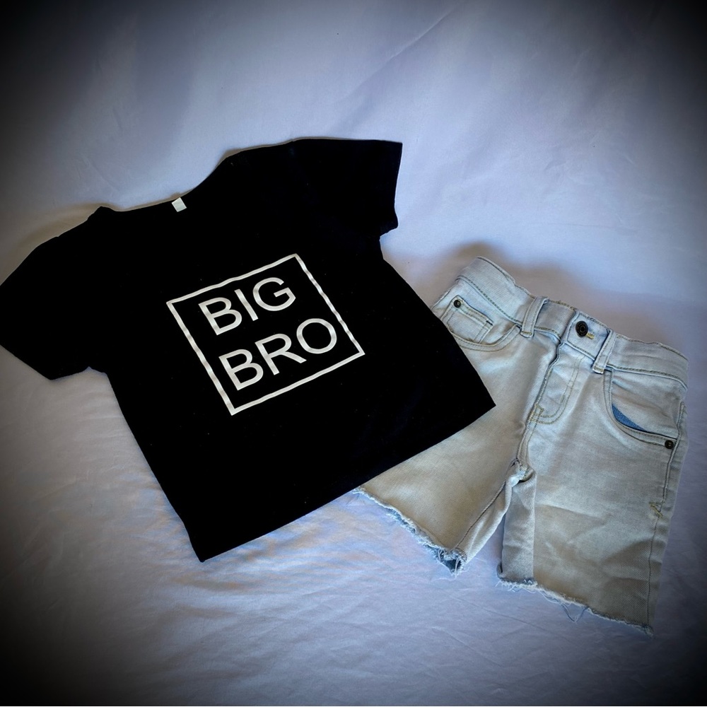 Toddler boys 3T | T-shirt & shorts bundle|